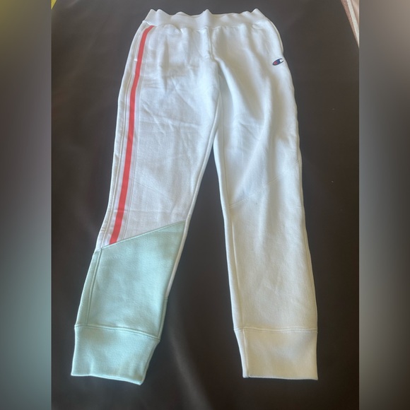 Champion Reverse Weave jogger size M
Cotton Blend - Picture 2 of 8